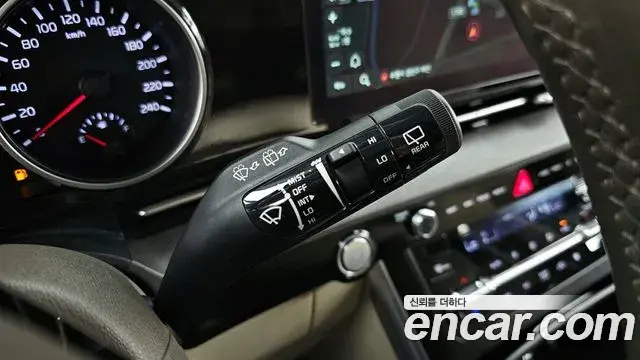Kia Carnival 2021 — Фото 19/20