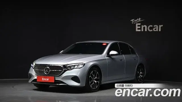 Mercedes-Benz E-Class 2024 — Фото 1/20