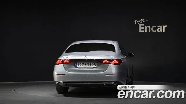 Mercedes-Benz E-Class 2024 — Фото 4/20