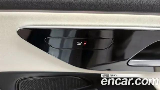 Mercedes-Benz E-Class 2024 — Фото 19/20