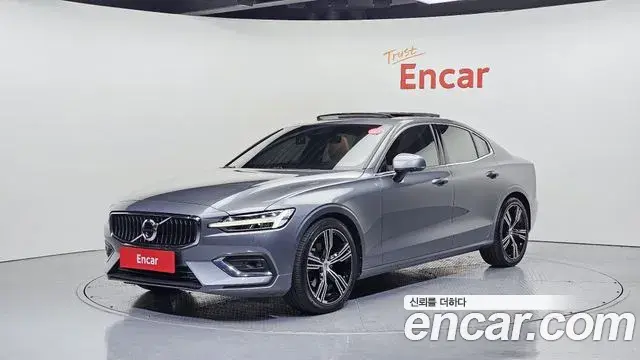 Volvo S60 2021 — Photo 12/20