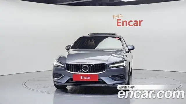 Volvo S60 2021 — Photo 14/20