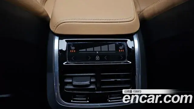 Volvo S60 2021 — Photo 19/20