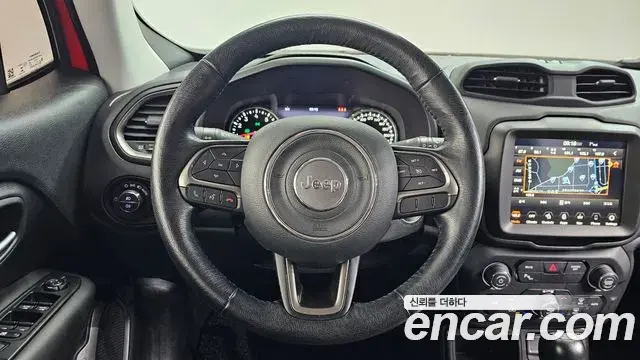 Jeep Renegade 2020 — Фото 13/20