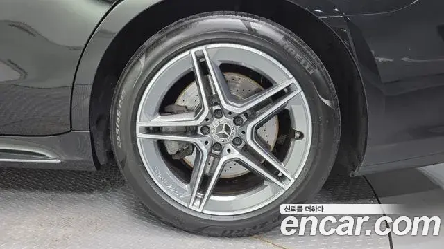 Mercedes-Benz S-Class 2022 — Photo 2/20
