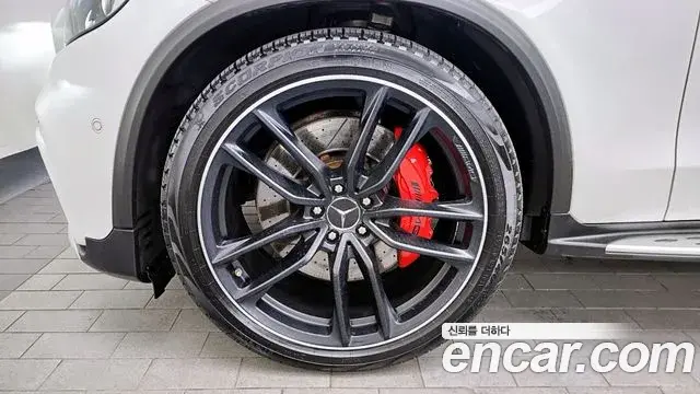 Mercedes-Benz GLC-Class 2019 — Photo 11/20