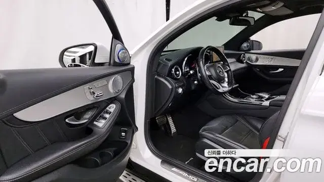 Mercedes-Benz GLC-Class 2019 — Photo 1/20