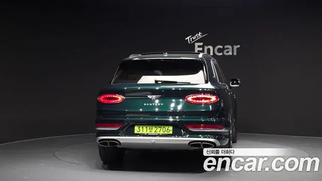 Bentley Bentayga 2024 — Şəkil 19/20