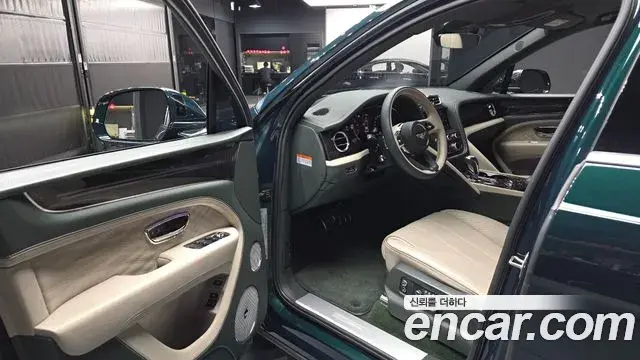 Bentley Bentayga 2024 — Şəkil 15/20