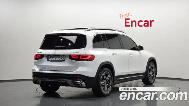 Mercedes-Benz GLB-Class 2021 — Фото 2/20