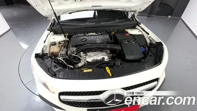 Mercedes-Benz GLB-Class 2021 — Фото 6/20