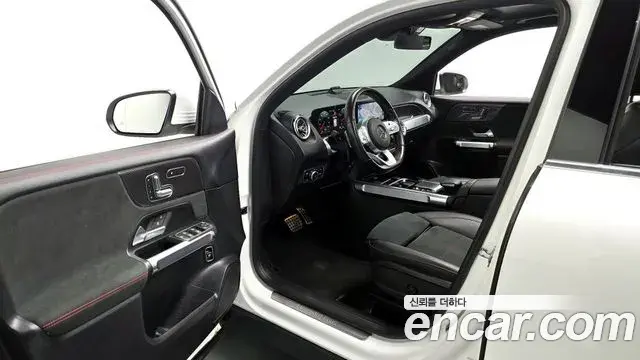 Mercedes-Benz GLB-Class 2021 — Фото 10/20
