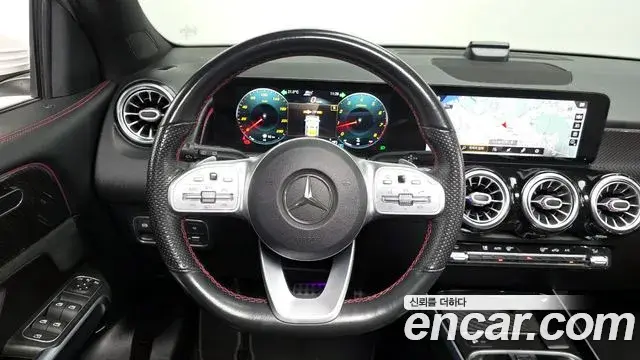Mercedes-Benz GLB-Class 2021 — Фото 13/20