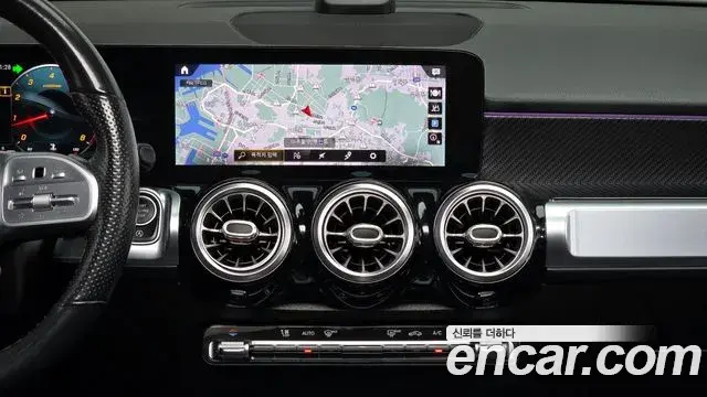 Mercedes-Benz GLB-Class 2021 — Фото 14/20