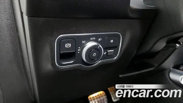 Mercedes-Benz GLB-Class 2021 — Фото 17/20