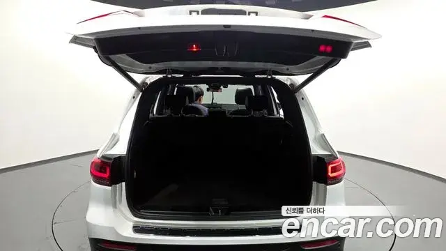 Mercedes-Benz GLB-Class 2021 — Фото 20/20