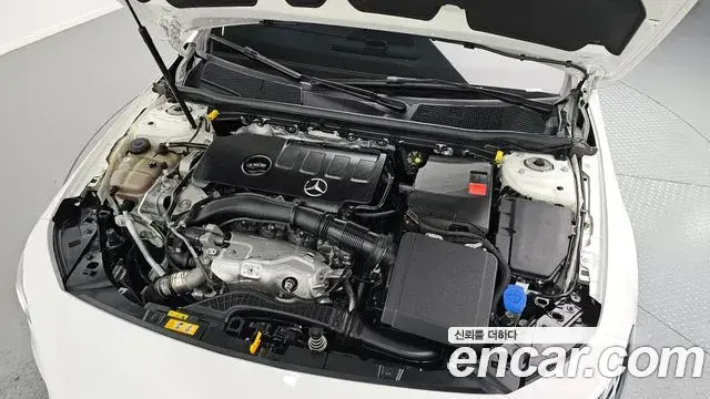 Mercedes-Benz CLA-Class 2023 — Photo 2/20