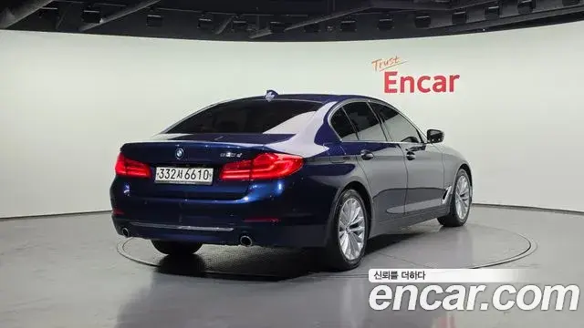 BMW 5 Series 2020 — Photo 12/20