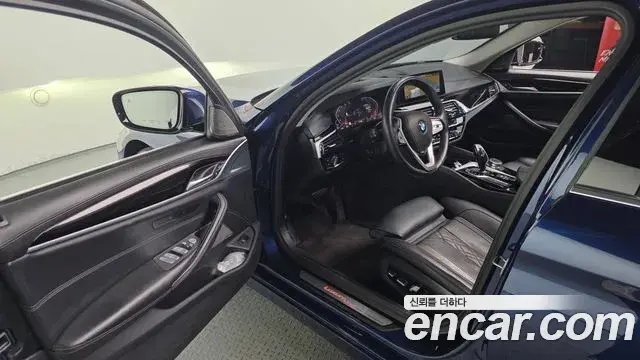 BMW 5 Series 2020 — Photo 13/20