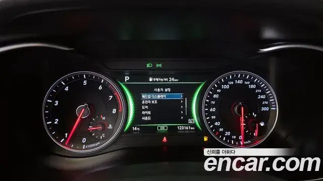 Genesis G70 2019 — Photo 8/20