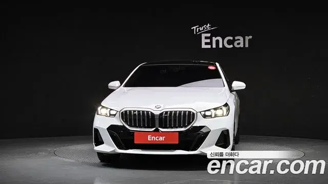 BMW 5 Series 2025 — Photo 17/20