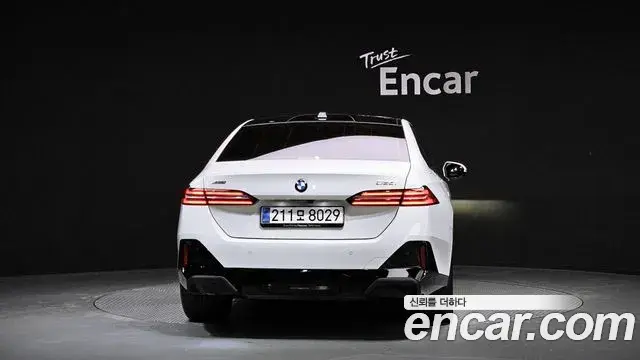 BMW 5 Series 2025 — Photo 6/20