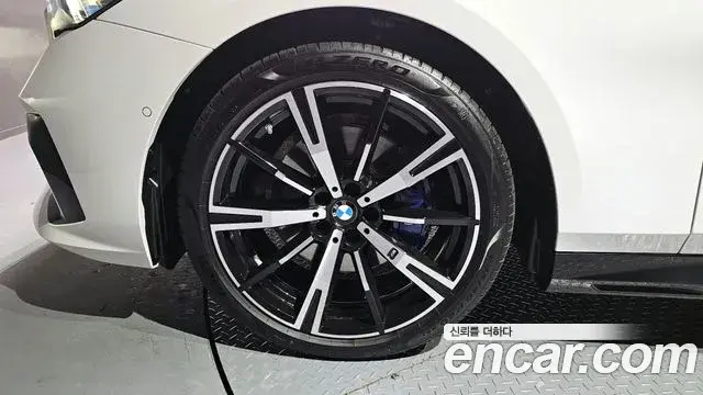 BMW 5 Series 2025 — Photo 2/20