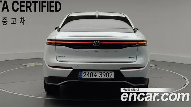 Toyota Crown Crossover 2024 — Şəkil 13/18