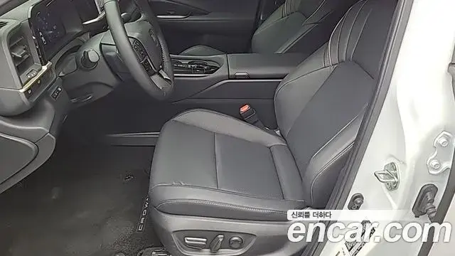 Toyota Crown Crossover 2024 — Şəkil 17/18