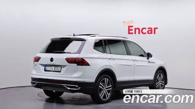 Volkswagen Tiguan Allspace 2023 — Photo 14/20