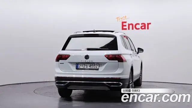 Volkswagen Tiguan Allspace 2023 — Photo 17/20