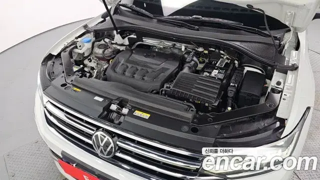 Volkswagen Tiguan Allspace 2023 — Photo 4/20