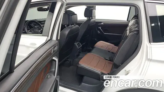 Volkswagen Tiguan Allspace 2023 — Photo 9/20