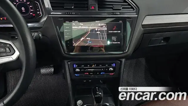 Volkswagen Tiguan Allspace 2023 — Photo 15/20