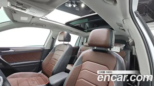 Volkswagen Tiguan Allspace 2023 — Photo 18/20