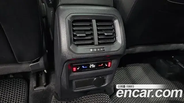 Volkswagen Tiguan Allspace 2023 — Photo 13/20