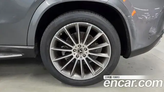 Mercedes-Benz GLE-Class 2025 — Фото 4/20