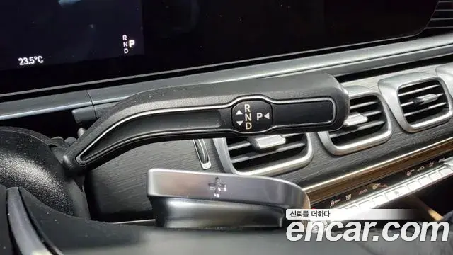 Mercedes-Benz GLE-Class 2025 — Фото 7/20