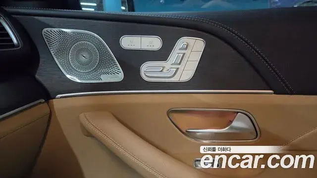 Mercedes-Benz GLE-Class 2025 — Фото 14/20