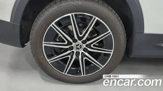 Mercedes-Benz EQB 2024 — ფოტო 14/20