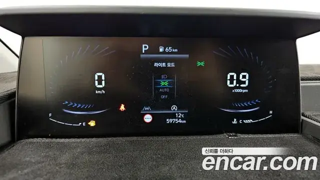 Hyundai Staria 2022 — Фото 8/20