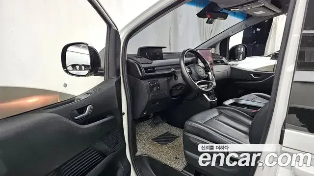Hyundai Staria 2022 — Фото 10/20