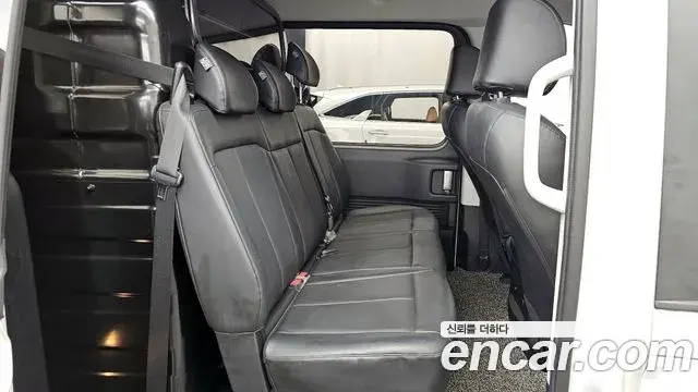 Hyundai Staria 2022 — Фото 12/20
