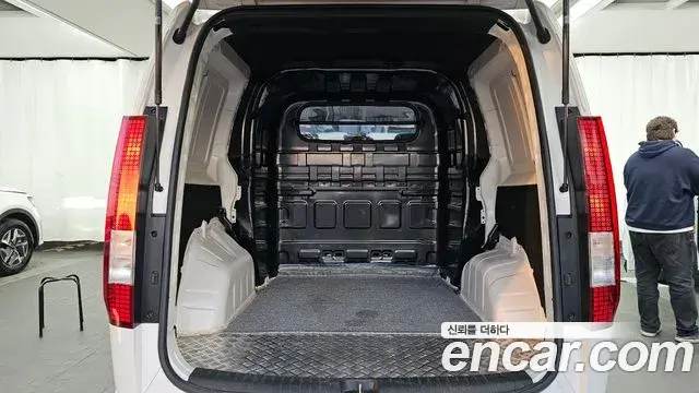 Hyundai Staria 2022 — Фото 20/20