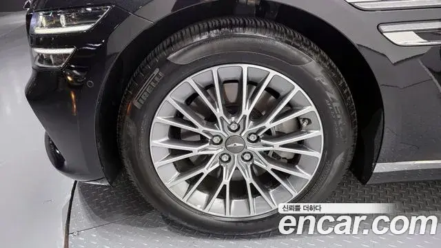 Genesis G80 2023 — Photo 8/20