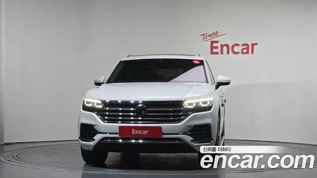 Volkswagen Touareg 2023 — Şəkil 17/20