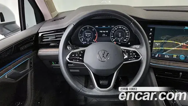 Volkswagen Touareg 2023 — Şəkil 15/20