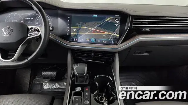 Volkswagen Touareg 2023 — Şəkil 18/20