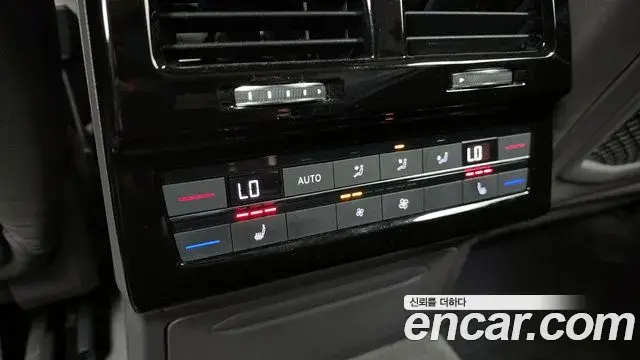 Volkswagen Touareg 2023 — Şəkil 12/20
