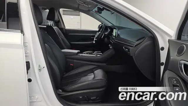 Hyundai Sonata Hybrid 2021 — ფოტო 15/20